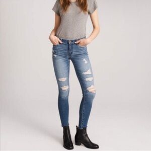 Abercrombie & Fitch Ripped Low Rise Super Skinny Harper Destroyed Jeans- 0 Reg